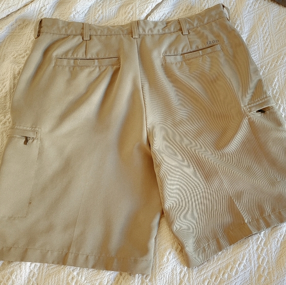 Izod Golf Swing Flex Cargo Shorts 